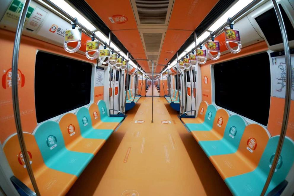 武漢地鐵包車(chē)廣告